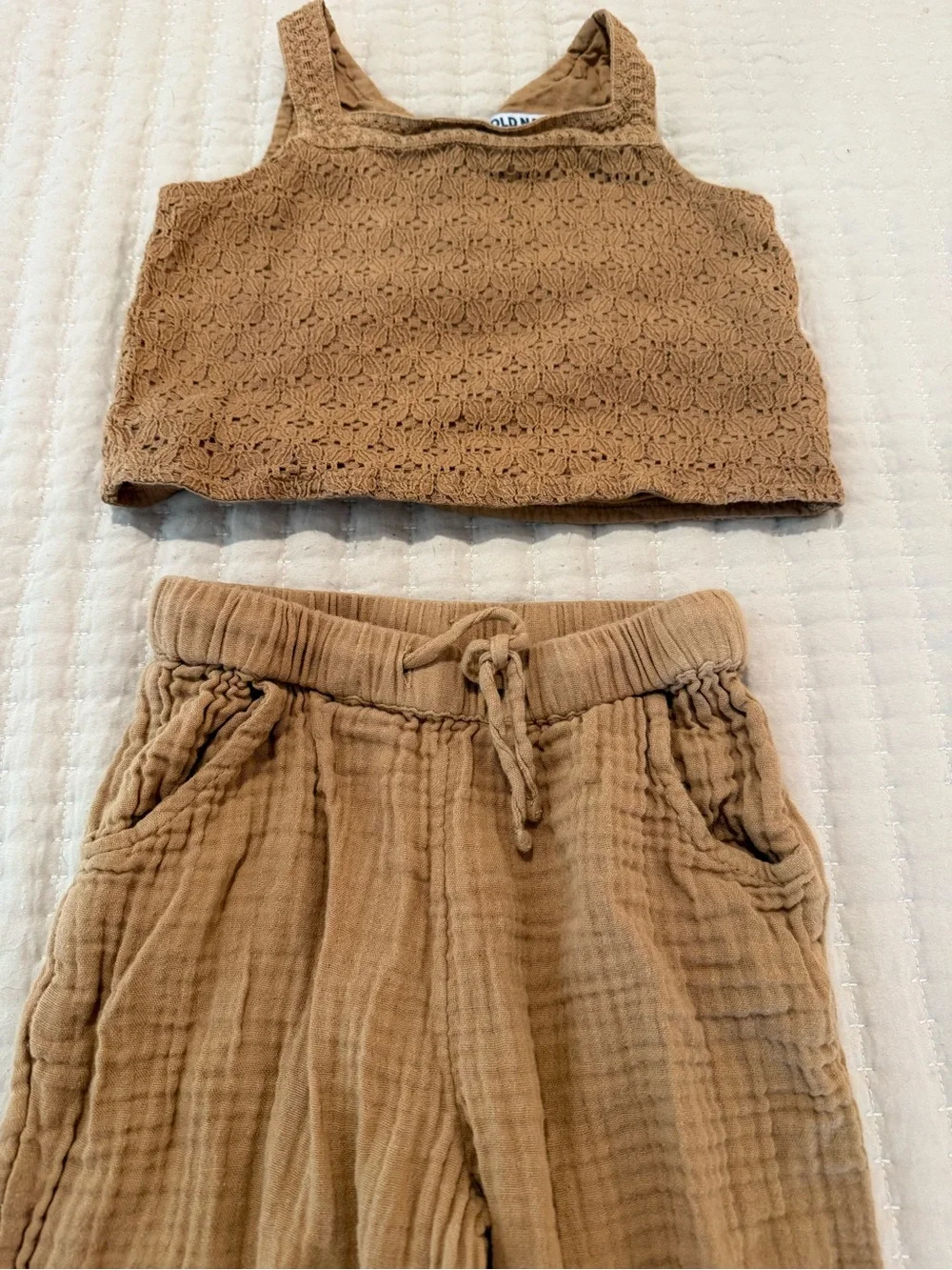 Kids Cotton Gauze Jogger Pants in Tan